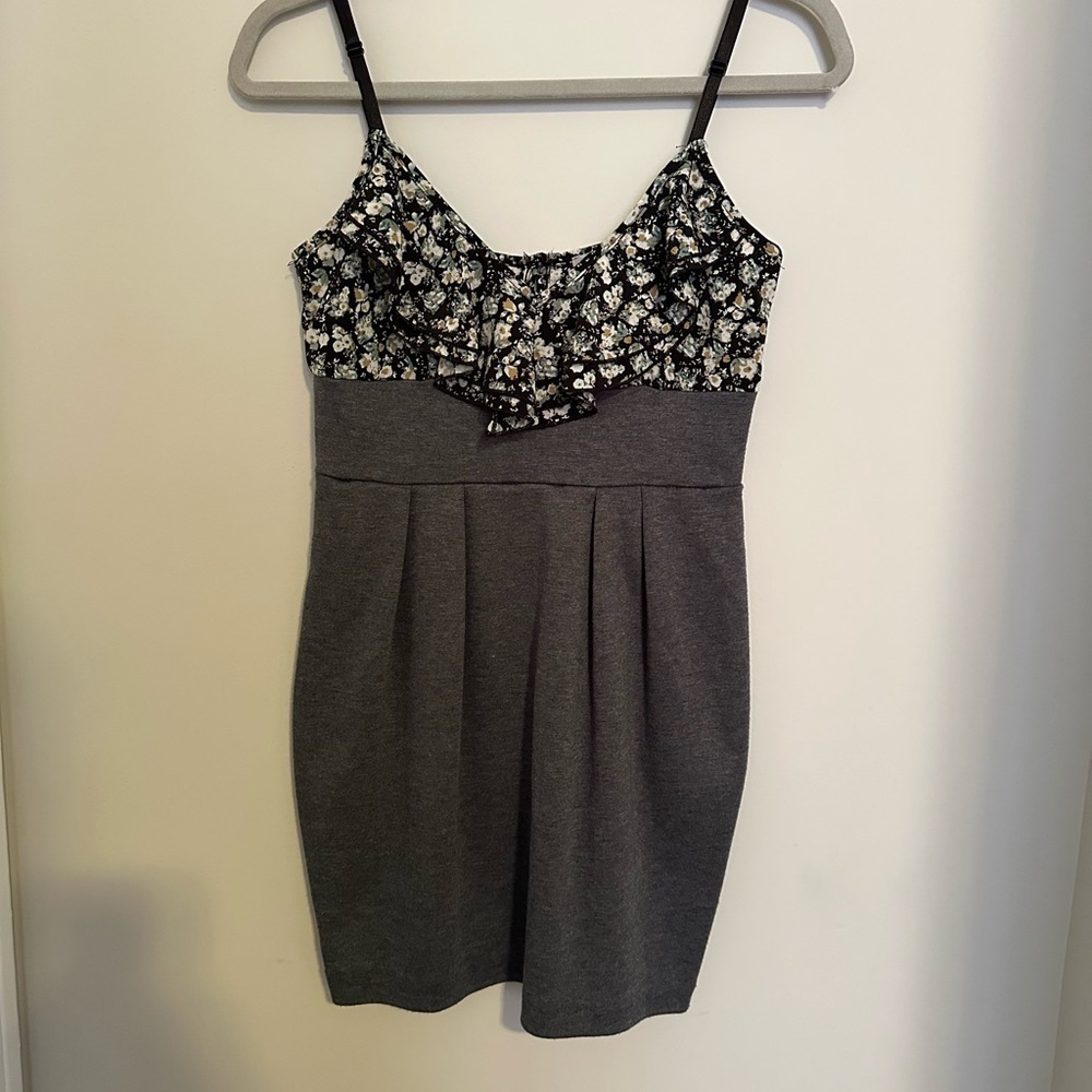 Solemio dress flower bodice gray skirt sundress cute wedding guest
